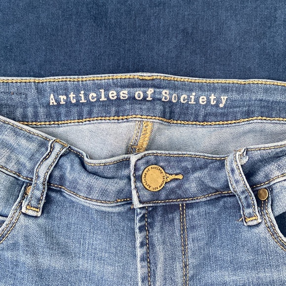 Articles of Society Frayed Raw Hem Jeans - Picture 5 of 9